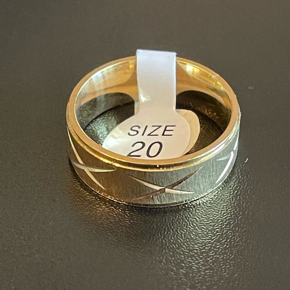 8mm gold stainless steel infinity ring - Picture 2 of 7